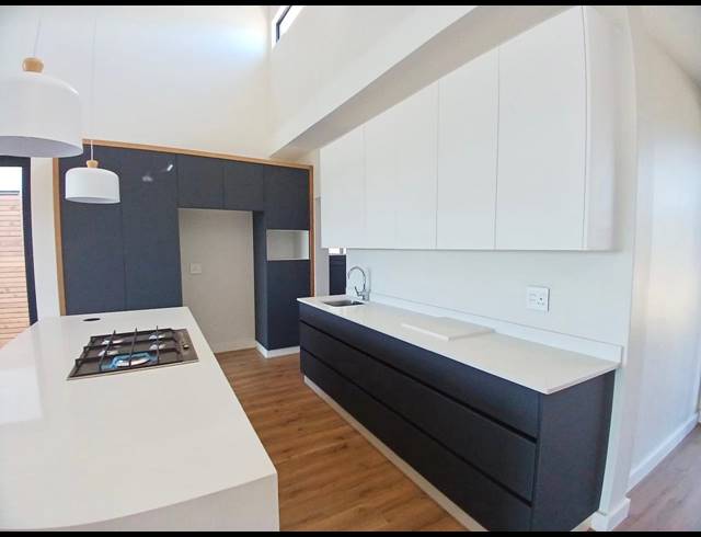 2 BEDROOM TOWNHOUSE FOR SALE IN SALT ROCK
